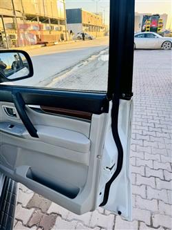 ميتسوبيشي باجيرو